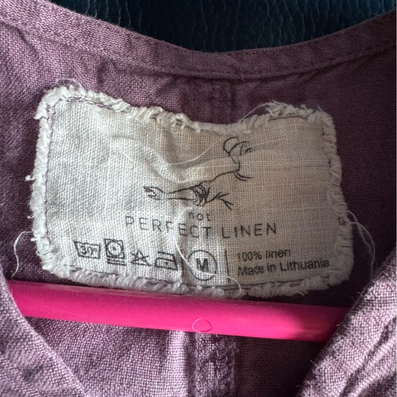 BASEL boxy linen top in beautiful dusty lavender. Size M - Picture 4 of 5